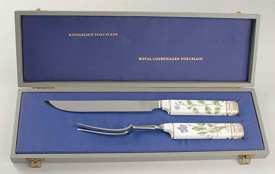 Flora Danica (1961 To Current) 2 Piece Carving Set & Box by Royal Copenhagen-1
