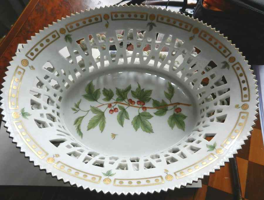 Flora Danica (1961 To Current) 9" Oval Fruit Basket-Ribes alpinum L by Royal Copenhagen-1