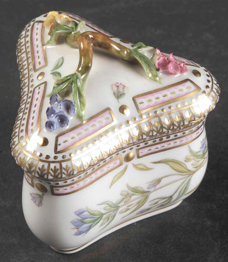 Flora Danica (1961 To Current) Triangular Custard Cup & Lid by Royal Copenhagen-1