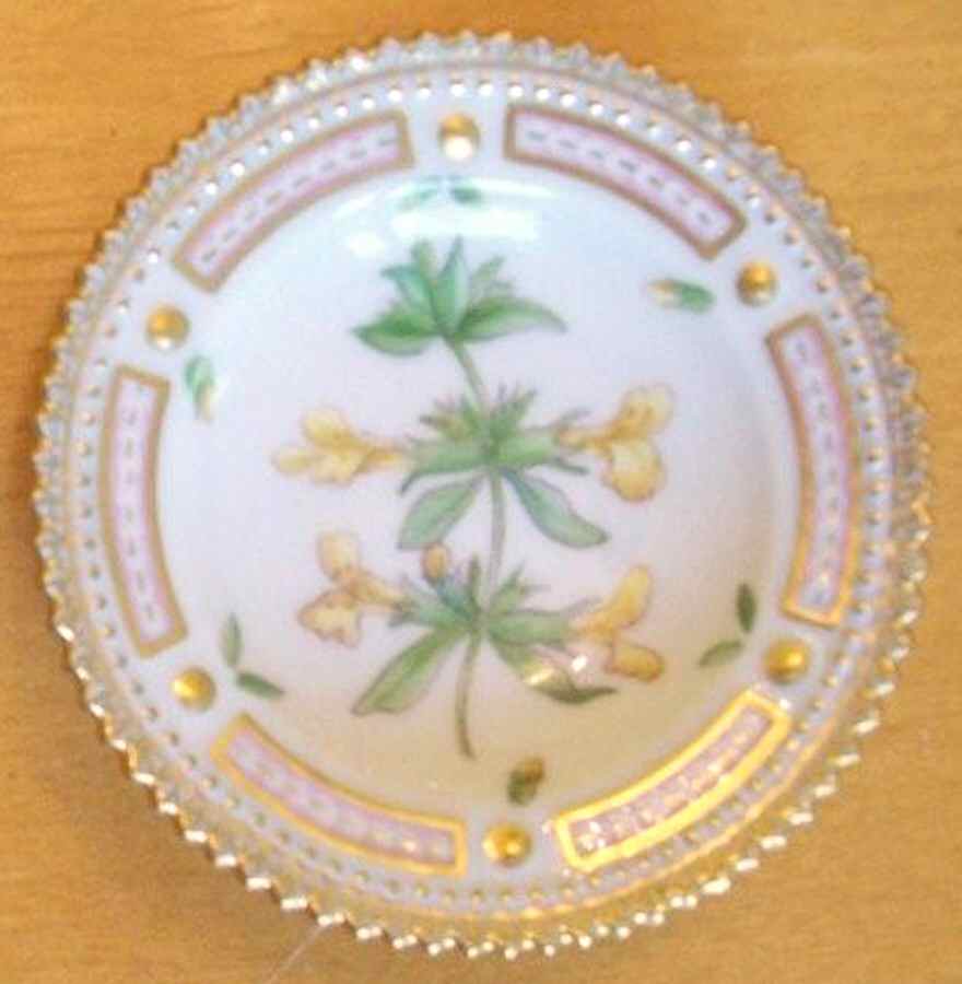 Flora Danica (1961 To Current) Butter Pat by Royal Copenhagen-1