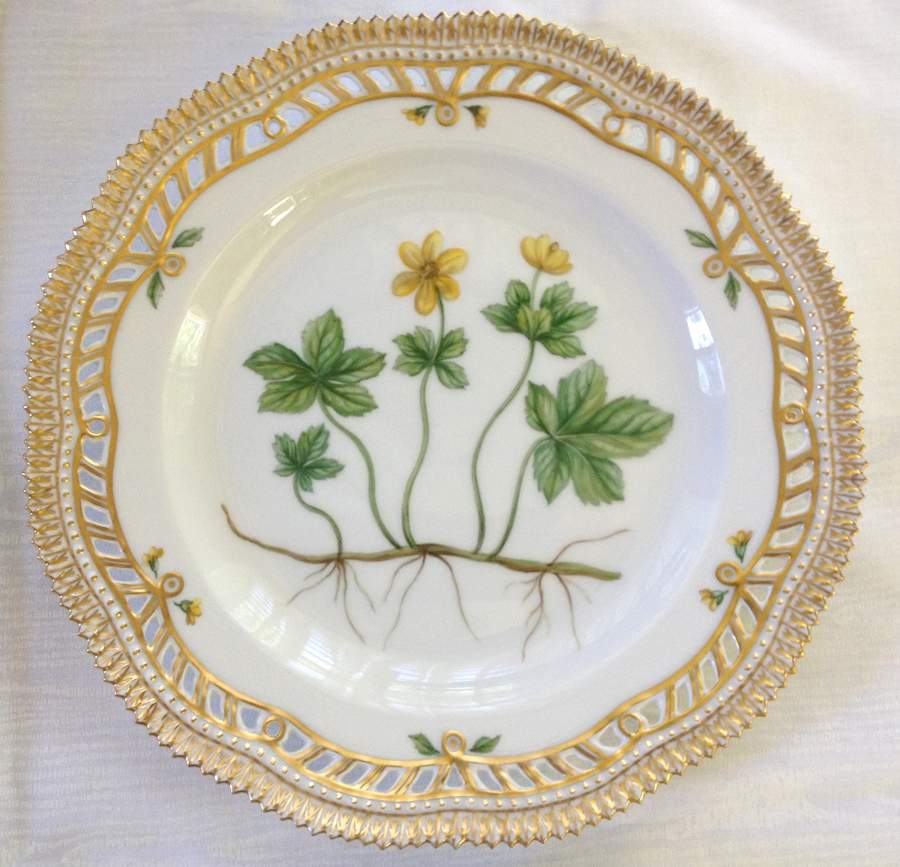 Flora Danica (1961 To Current) 9" Pierced Luncheon Plate/Fruit Std-Anemone Vahlu by Royal Copenhagen-1