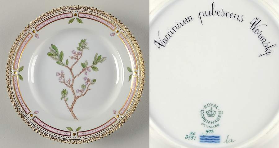 Flora Danica (1961 To Current) Dessert/Pie Plate-Vaccinium pubescens Wormskj by Royal Copenhagen-1