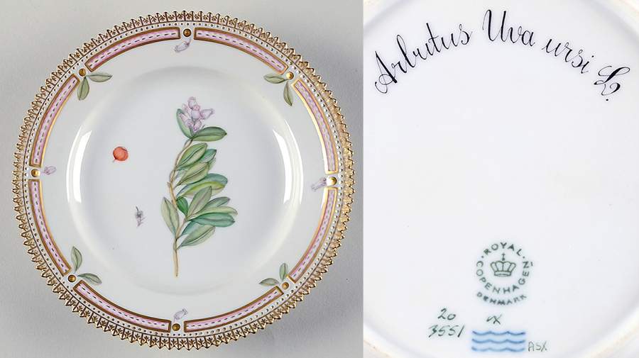 Flora Danica (1961 To Current) Dessert/Pie Plate-Arbutus Uva ursi L. by Royal Copenhagen-1