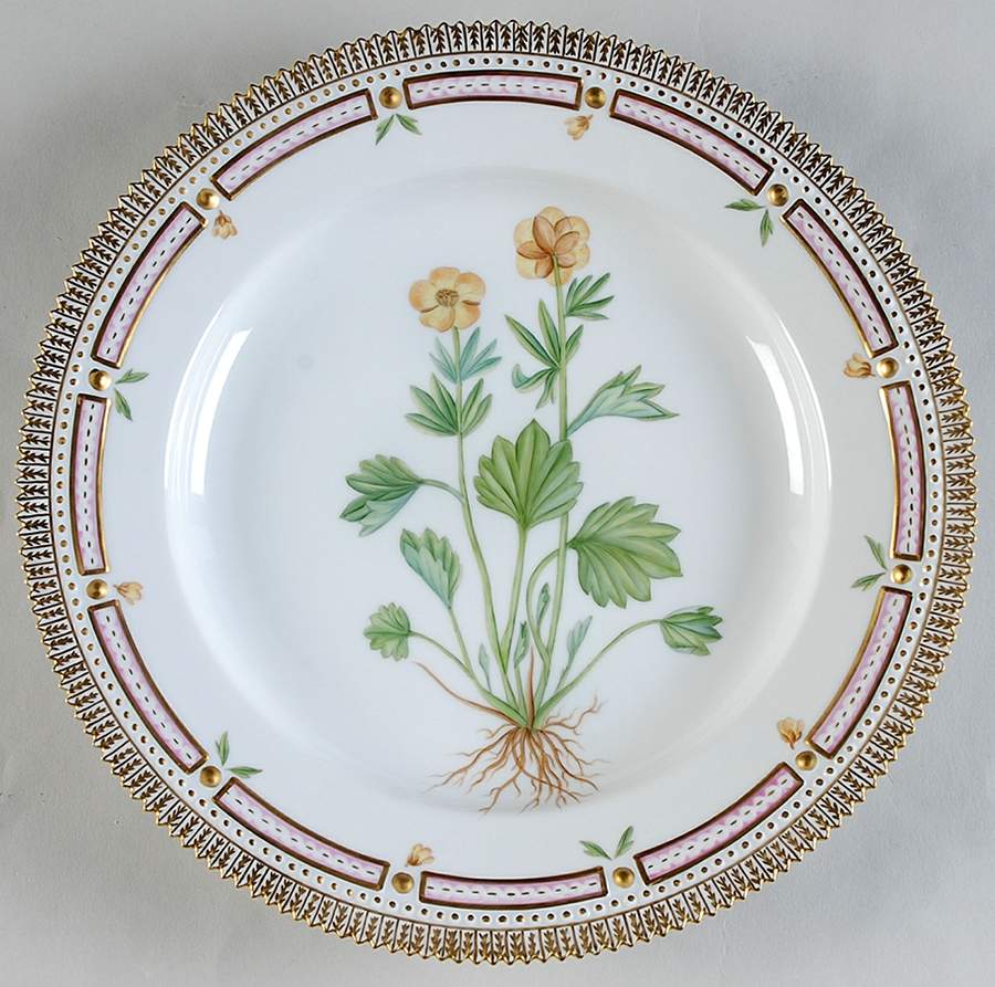 Flora Danica (1961 To Current) Dinner Plate-Ranunculus altaicus Laxm by Royal Copenhagen-1