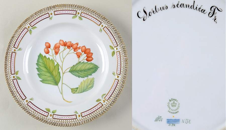 Flora Danica (1961 To Current) Dinner Plate-Scorbus scandica Fr by Royal Copenhagen-1