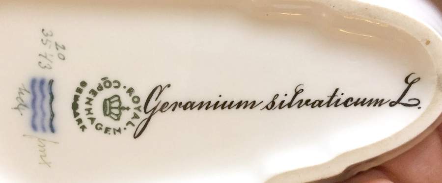 Flora Danica (1961 To Current) 7" Pickle/Accent Dish-Geranium silvaticum L by Royal Copenhagen-1