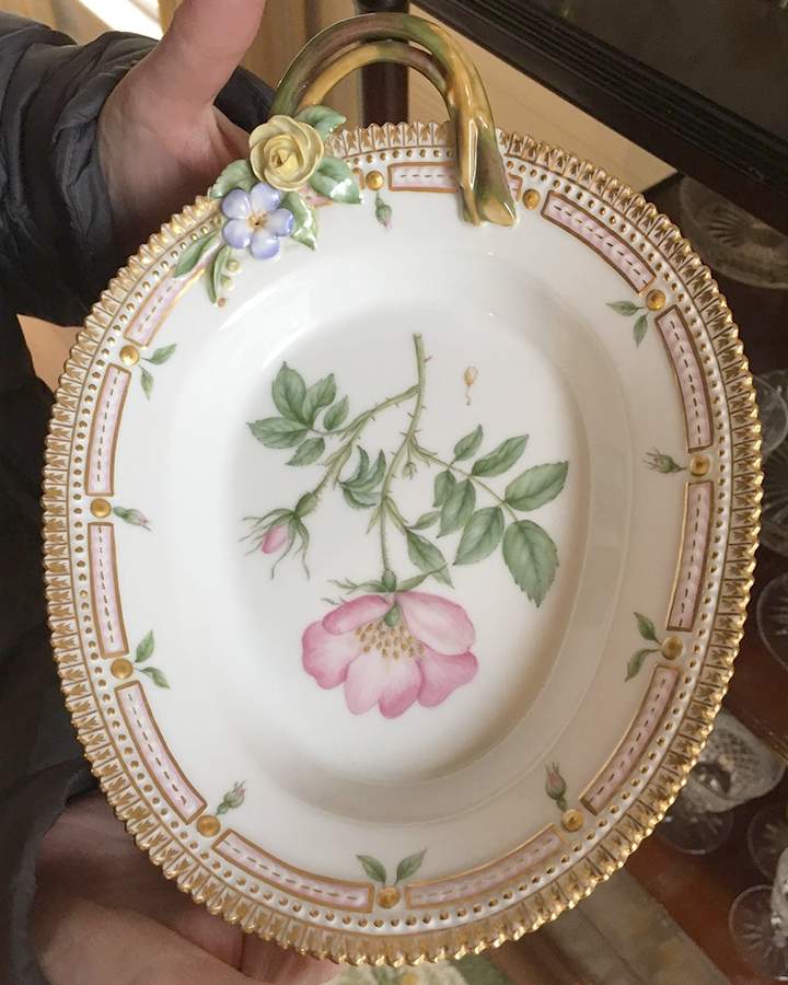 Flora Danica (1961 To Current) 8" Oval Handled Pickle/Accent-Origanum vulgare L. by Royal Copenhagen-1