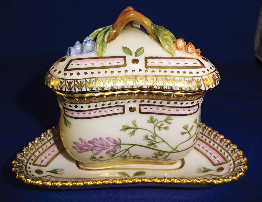 Flora Danica (1961 To Current) Triangular Custard Cup, Saucer & Lid-Fumariol micr by Royal Copenhagen-1