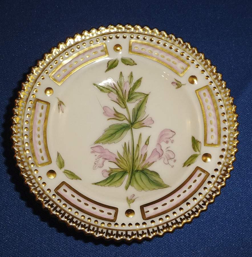 Flora Danica (1961 To Current) Butter Pat by Royal Copenhagen-1