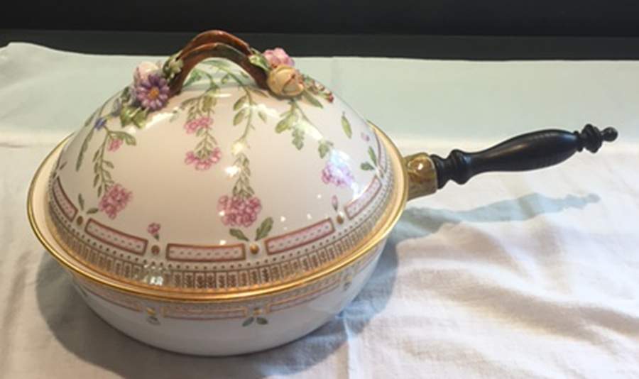 Flora Danica (1961 To Current) Rd Covered Vegetable w/Ebony Handle-Bunias cakile by Royal Copenhagen-1