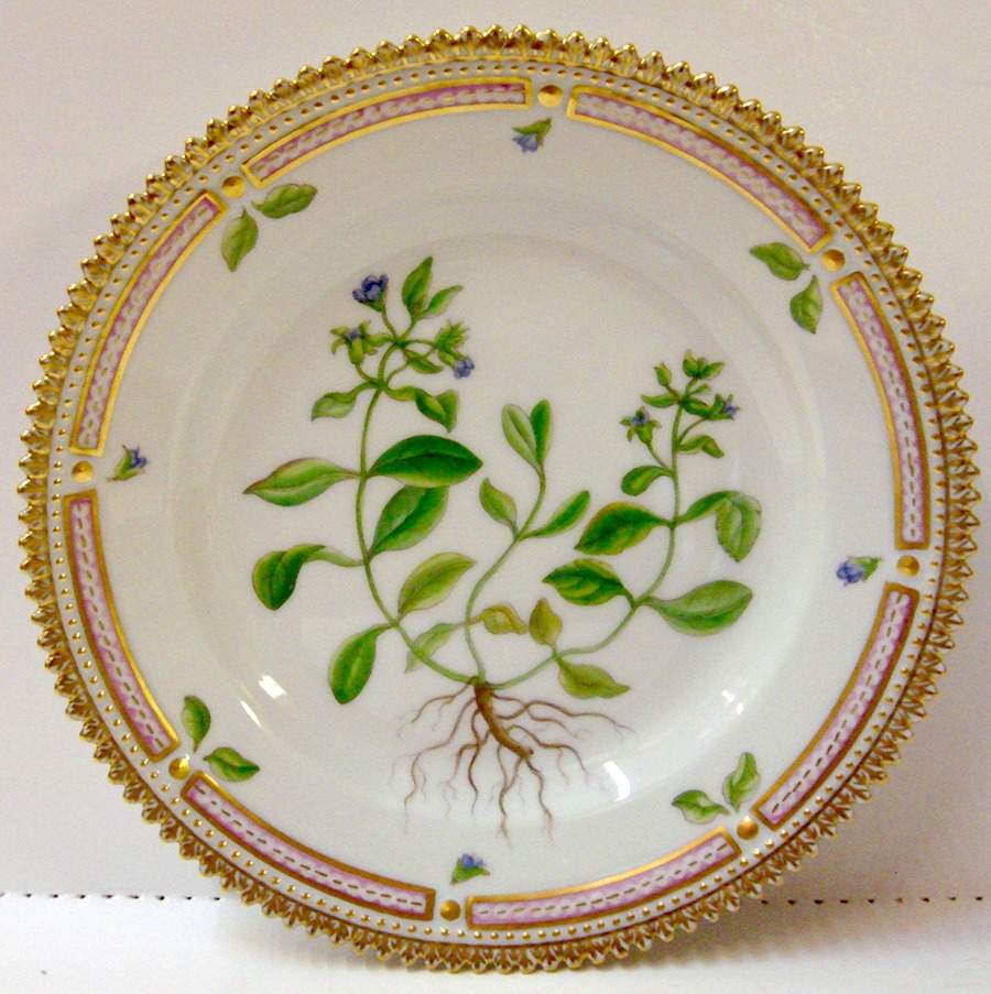 Flora Danica (1961 To Current) Dessert/Pie Plate-Veronica alpina Horn. by Royal Copenhagen-1