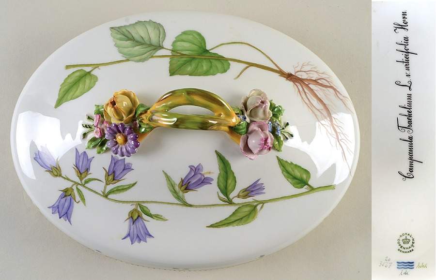 Flora Danica (1961 To Current) Lid for Oval Vegetable-Campanula Trachelium L by Royal Copenhagen-1
