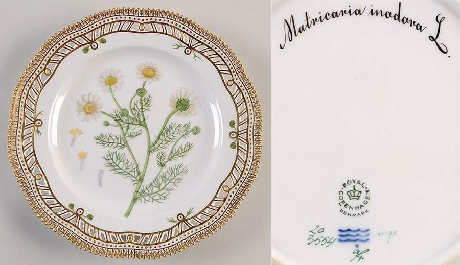 Flora Danica (1961 To Current) 9" Pierced Luncheon Plate/Fruit Std-Matricaria ina by Royal Copenhagen-1