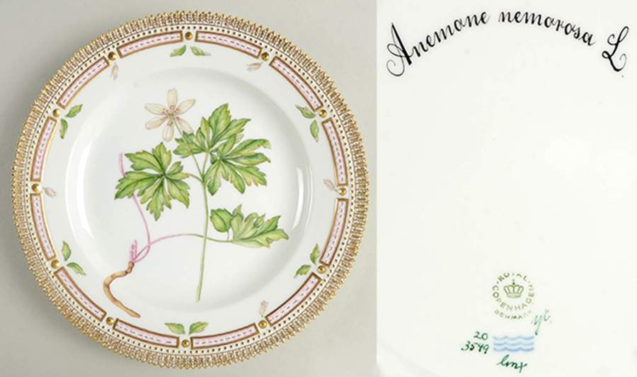 Flora Danica (1961 To Current) Dinner Plate-Anemane nemorosa L. by Royal Copenhagen-1