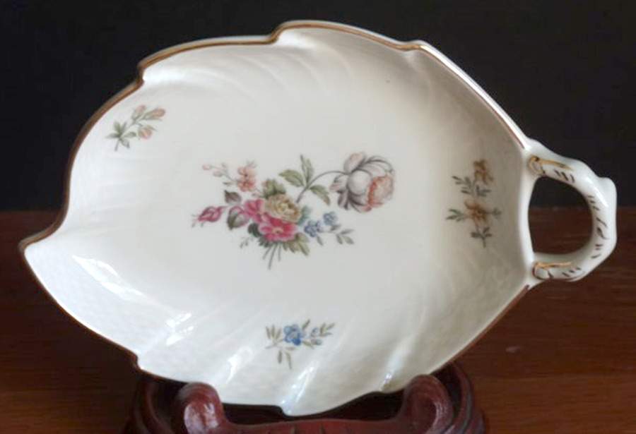 Frijsenborg Leaf Shape Pickle Dish by Royal Copenhagen-1
