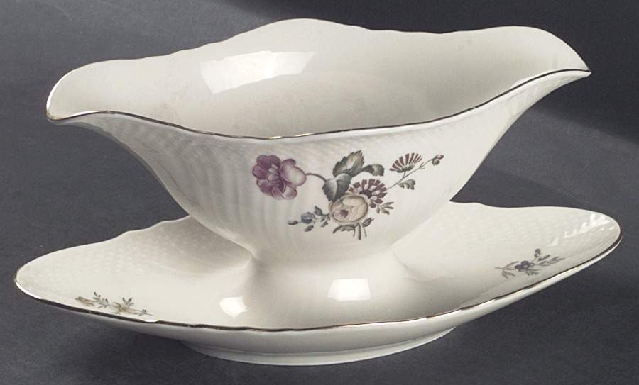Frijsenborg Gravy Boat with Attached Underplate by Royal Copenhagen-1