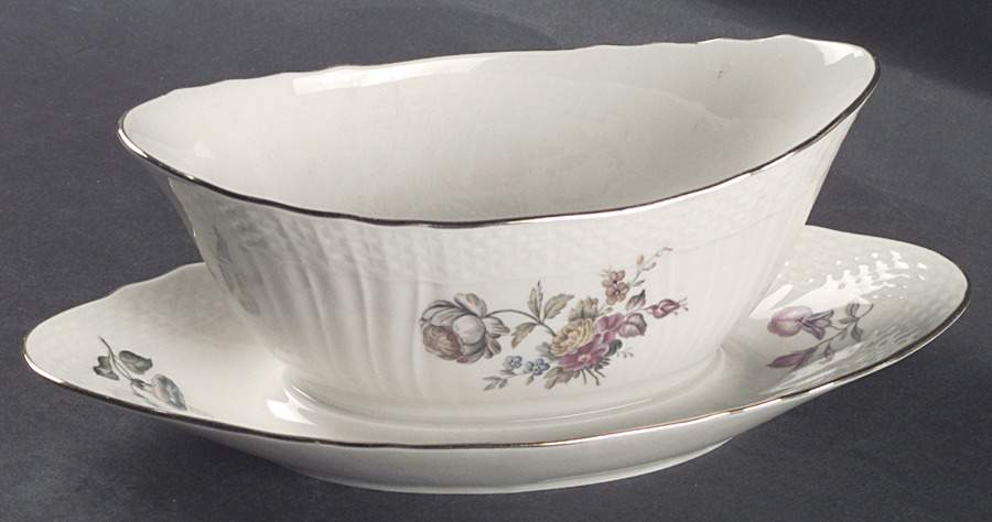 Frijsenborg Gravy Boat with Attached Underplate by Royal Copenhagen-1