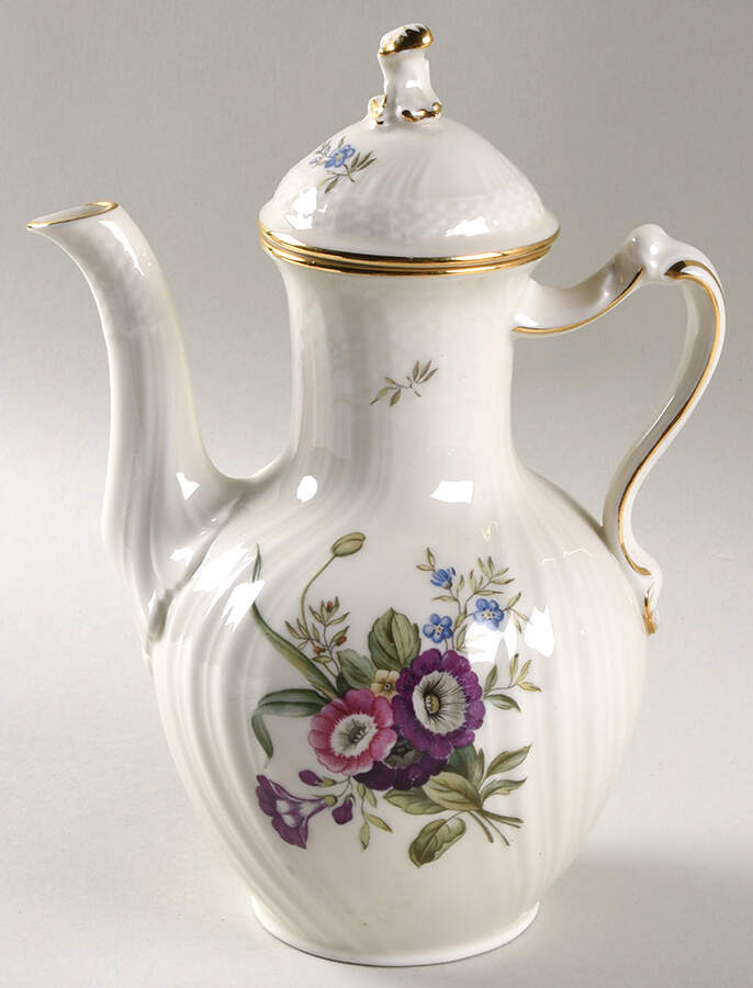 Frijsenborg Small Coffee Pot & Lid by Royal Copenhagen-1