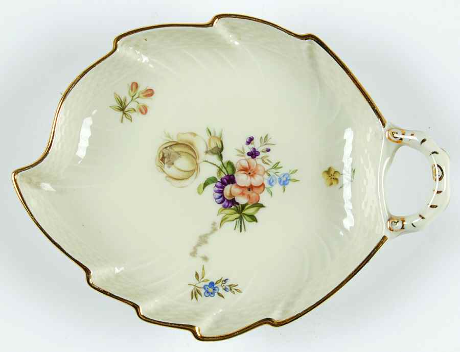 Frijsenborg Leaf Shape Pickle Dish by Royal Copenhagen-1