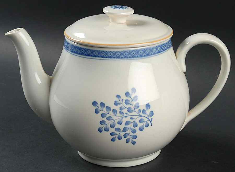 Gabriella Blue Teapot & Lid by Royal Copenhagen-1