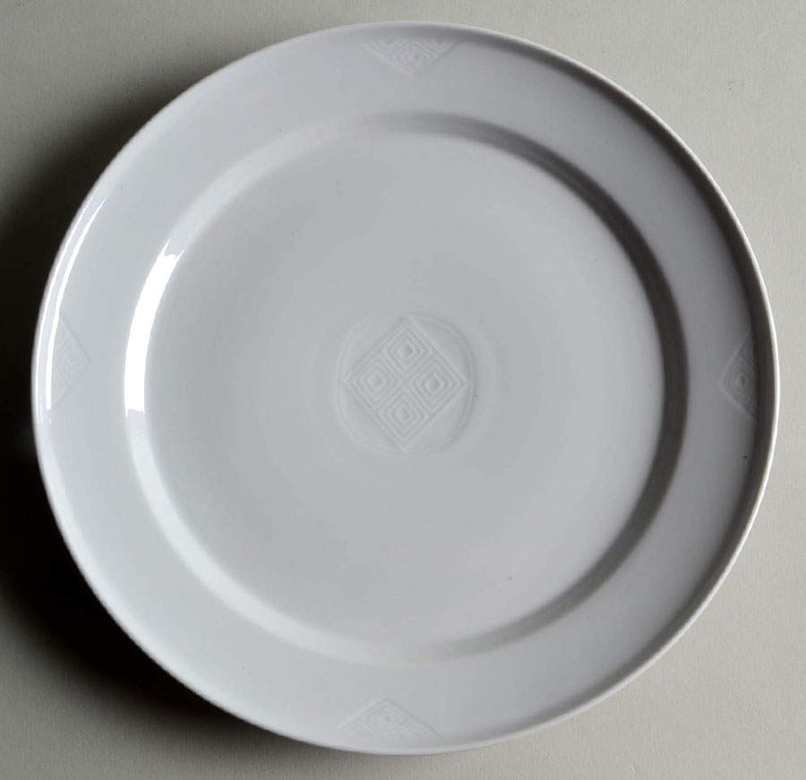 Gemma Luncheon Plate by Royal Copenhagen-1