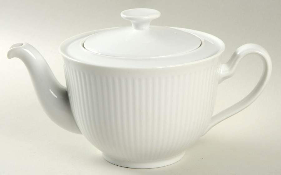Georgiana Small Teapot & Lid by Royal Copenhagen-1