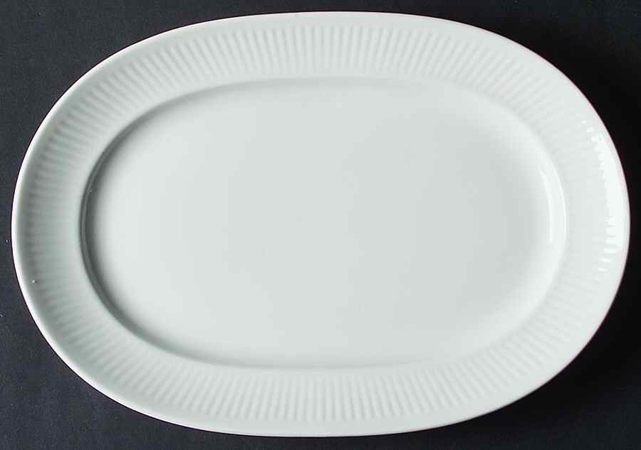 Georgiana 11" Oval Serving Platter by Royal Copenhagen-1