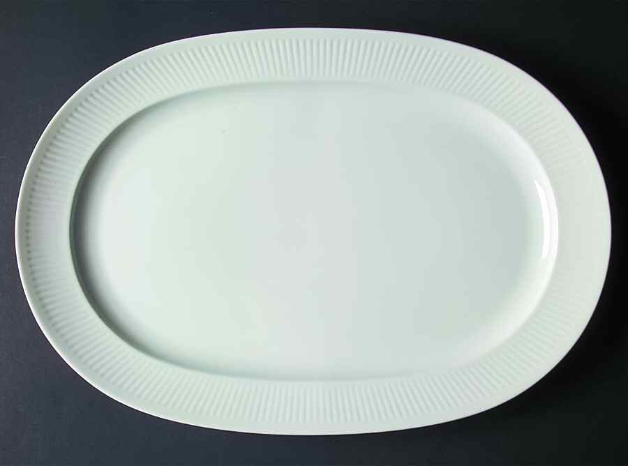 Georgiana 17" Oval Serving Platter by Royal Copenhagen-1