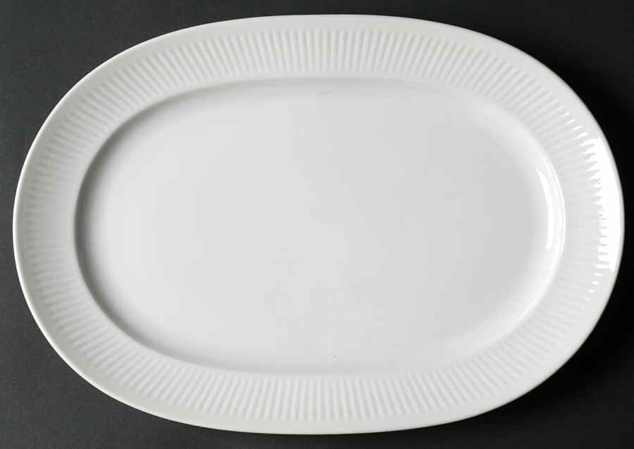 Georgiana 13" Oval Serving Platter by Royal Copenhagen-1
