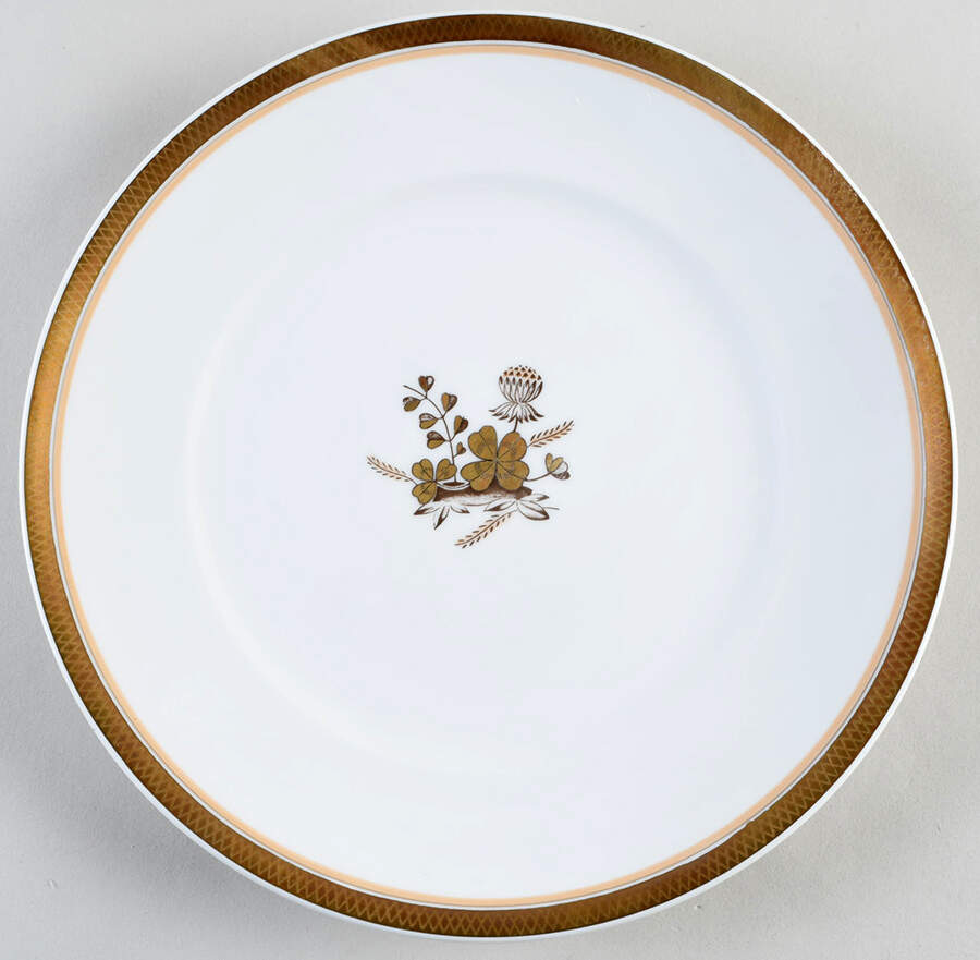 Golden Clover (White) Dinner Plate by Royal Copenhagen-1