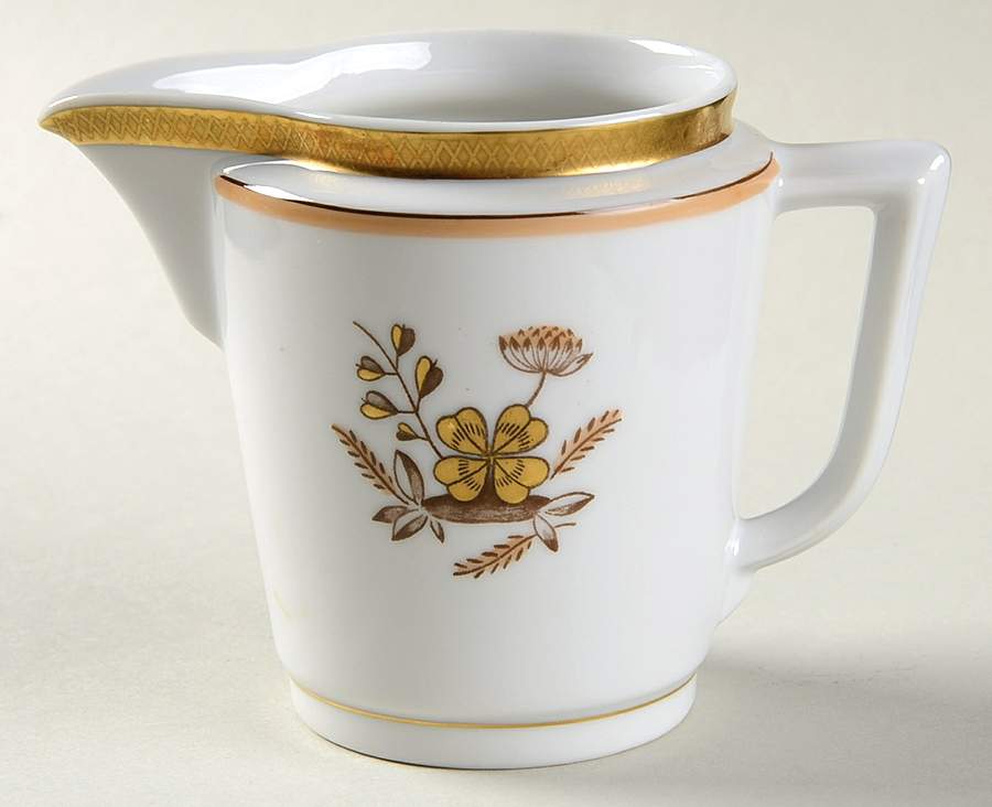 Golden Clover (White) Creamer by Royal Copenhagen-1