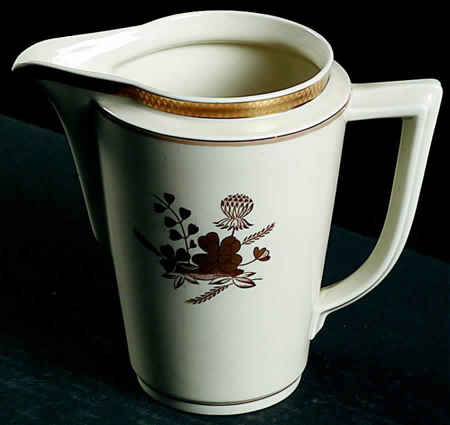 Golden Clover (Cream) 24 Oz Pitcher by Royal Copenhagen-1