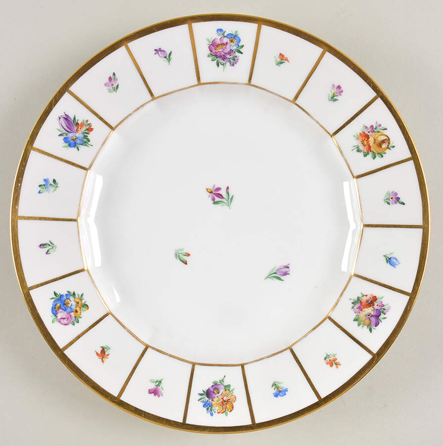 Henriette Dinner Plate by Royal Copenhagen-1