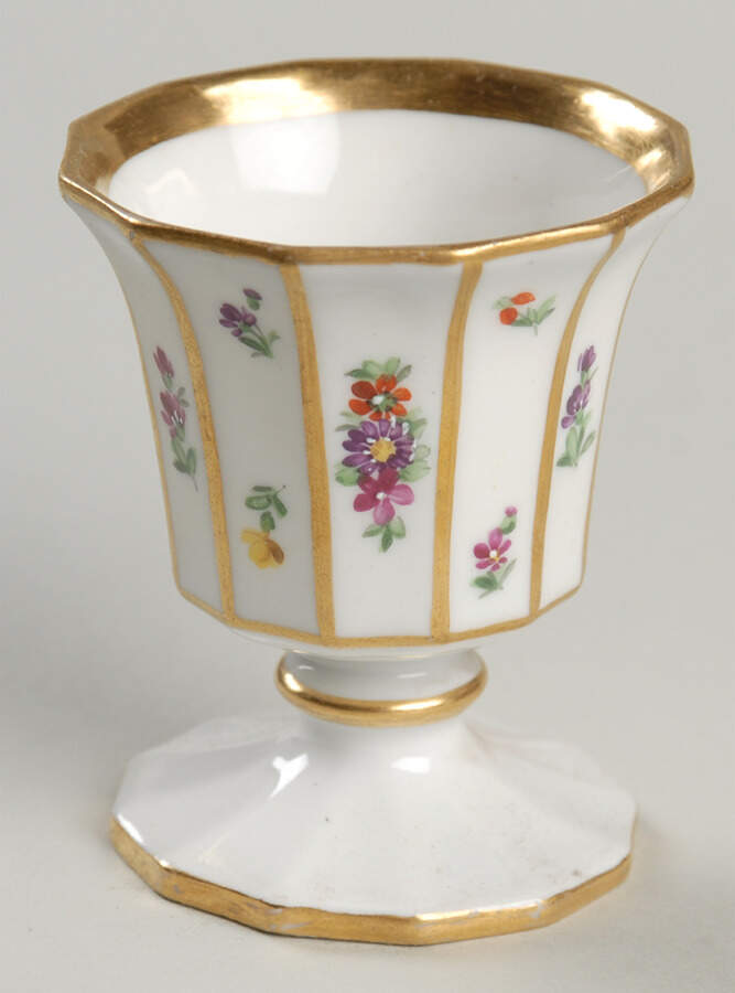 Henriette Single Egg Cup by Royal Copenhagen-1
