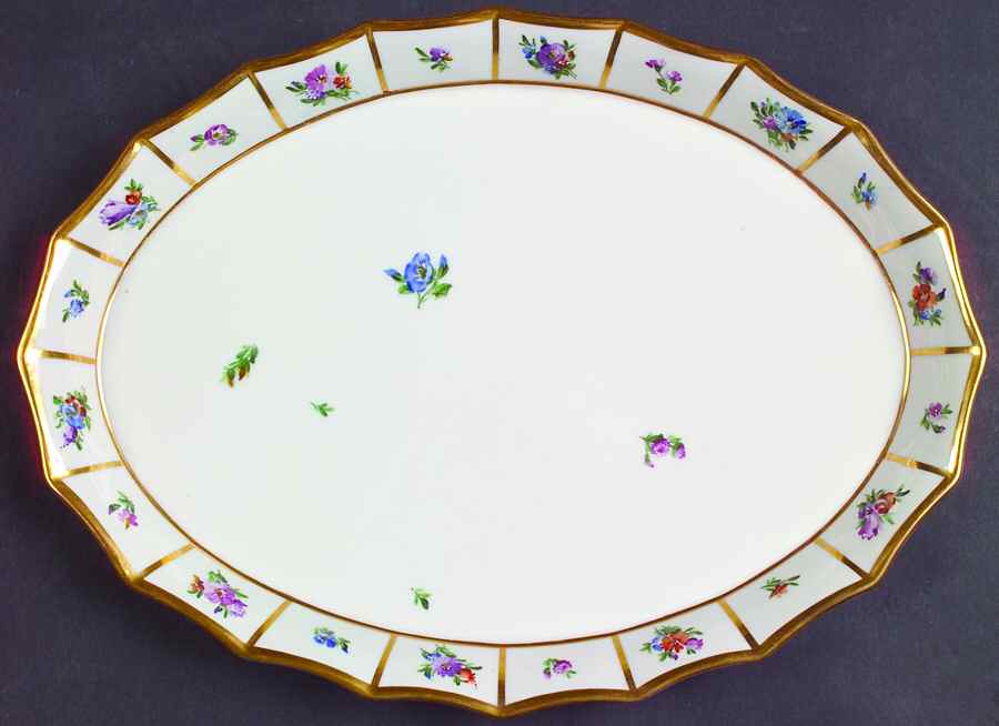 Henriette 11" Oval Serving Platter by Royal Copenhagen-1
