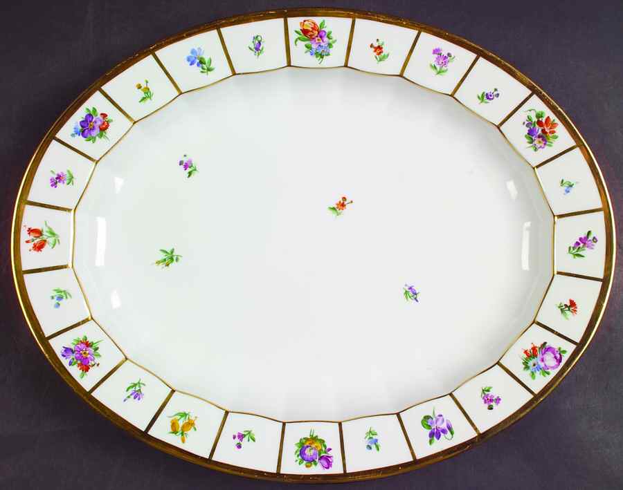 Henriette 14" Oval Serving Platter by Royal Copenhagen-1
