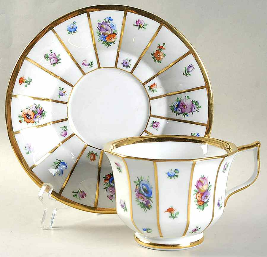 Henriette Oversized Cup & Saucer Set by Royal Copenhagen-1