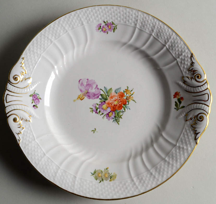 Light Saxon Flower Handled Cake Plate by Royal Copenhagen-1
