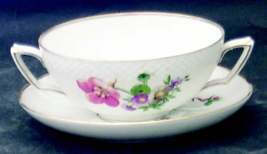 Light Saxon Flower Footed Cream Soup Bowl & Saucer Set by Royal Copenhagen-1