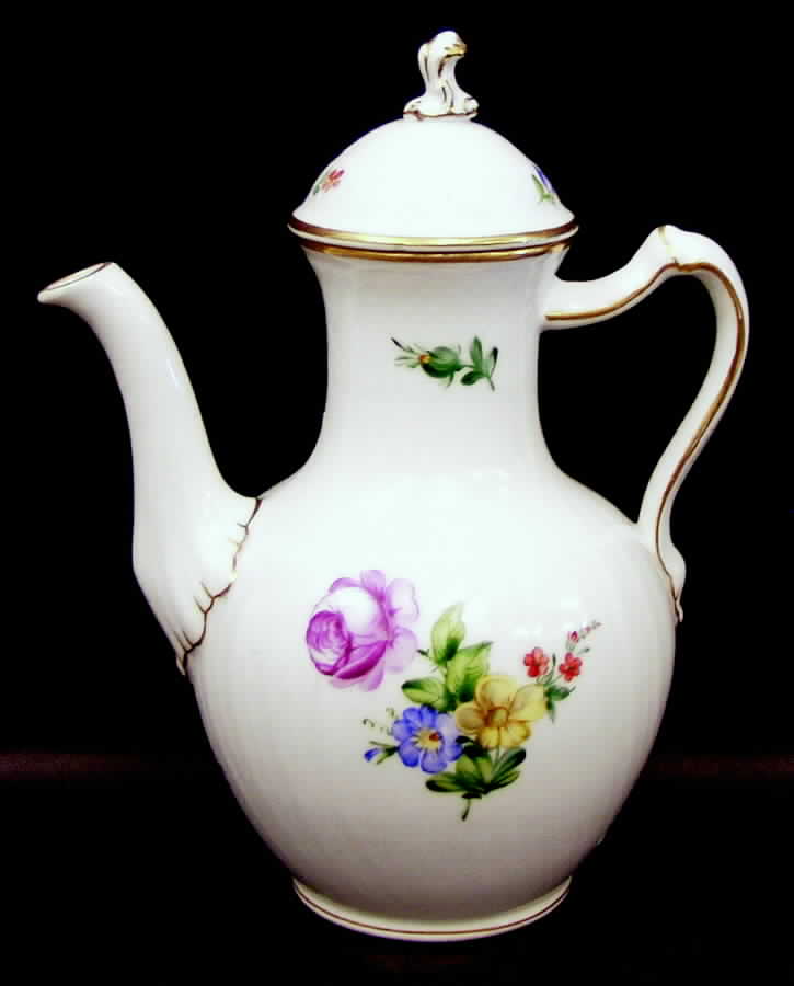 Light Saxon Flower Coffee Pot & Lid by Royal Copenhagen-1