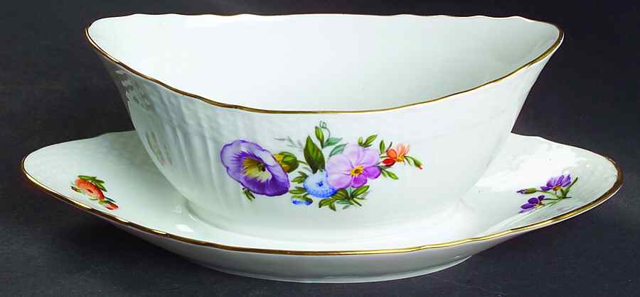 Light Saxon Flower Gravy Boat with Attached Underplate by Royal Copenhagen-1
