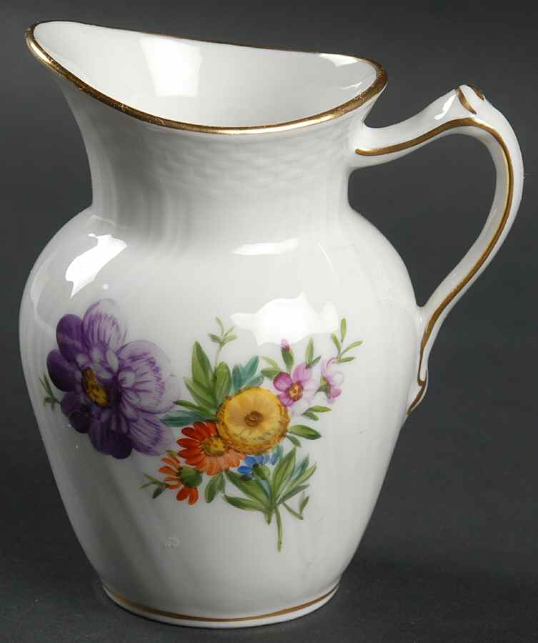 Light Saxon Flower Creamer by Royal Copenhagen-1