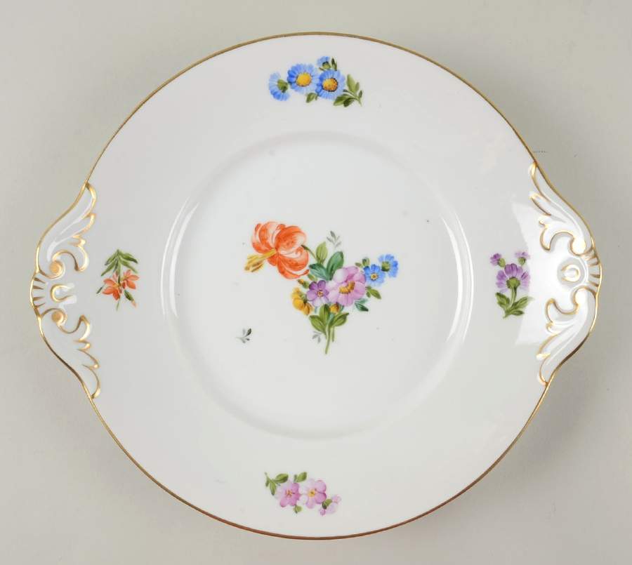 Light Saxon Flower Handled Cake Plate by Royal Copenhagen-1