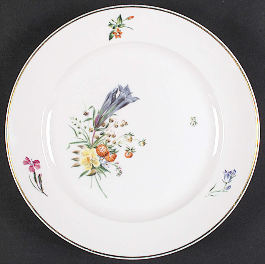 Primavera Dinner Plate by Royal Copenhagen-1
