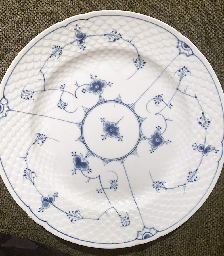 RCO6 Dinner Plate by Royal Copenhagen-1