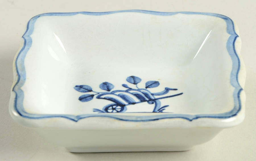 Tranquebar Blue (Rim, Wide Lattice Band) 3'' Ashtray by Royal Copenhagen-1