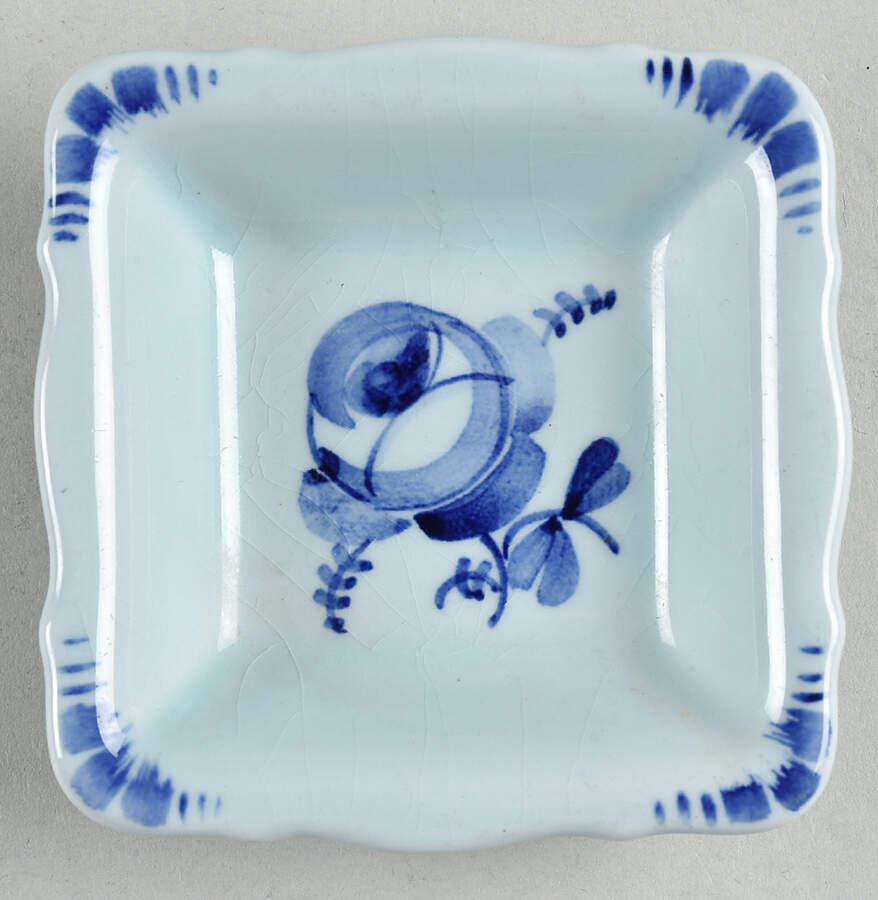 Tranquebar Blue (Rim, Wide Lattice Band) 3" Ashtray by Royal Copenhagen-1
