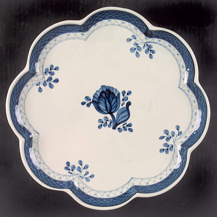 Tranquebar Blue (Rim, Wide Lattice Band) 11" Scalloped Cake Dish by Royal Copenhagen-1