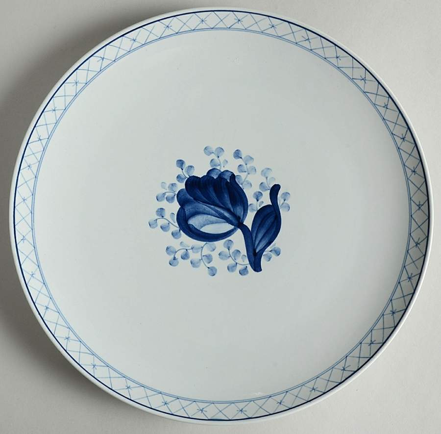 Tranquebar Blue (Rim, Narrow Lattice Band) Coupe Dinner Plate by Royal Copenhagen-1