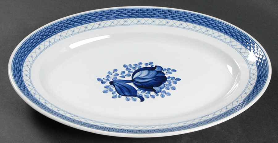 Tranquebar Blue (Rim, Wide Lattice Band) 12" Oval Serving Platter by Royal Copenhagen-1